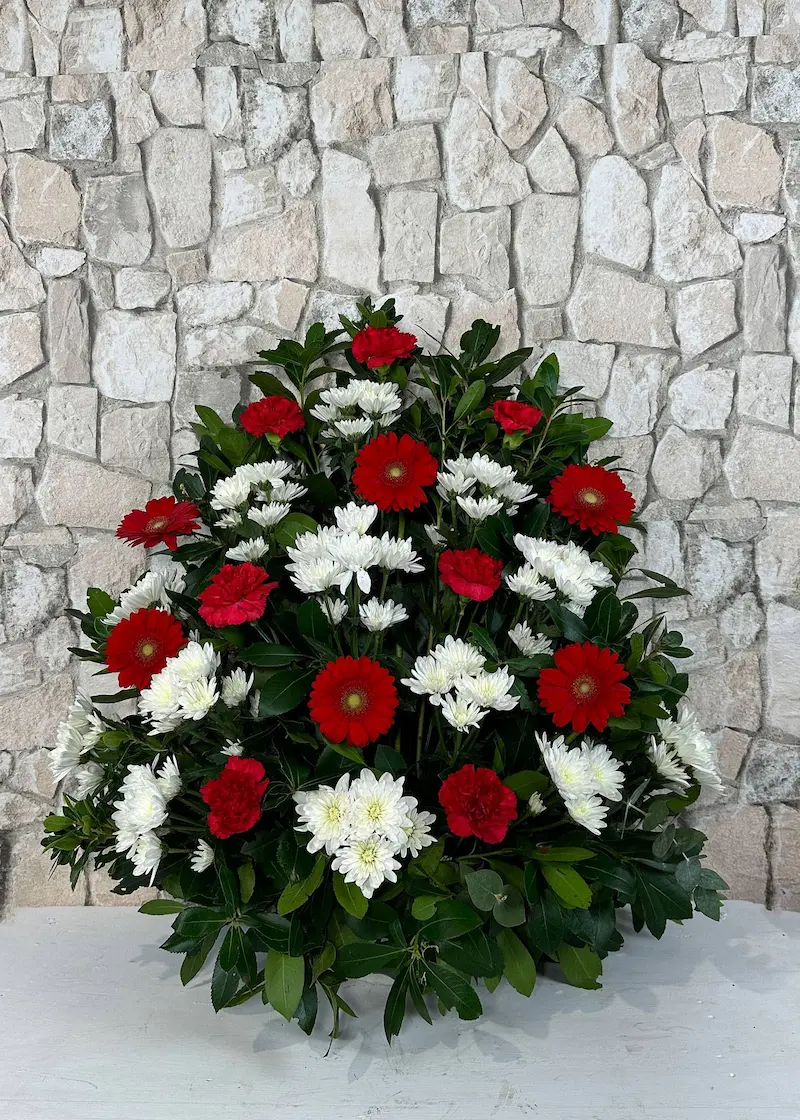 centro-flores-rojas-blancas