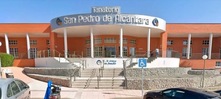 Floristería para Tanatorio San Pedro de Alcántara en Cáceres